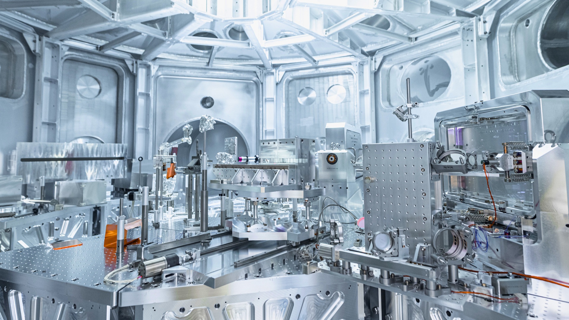 Helmholtz Researchers Transform PET Plastic Into Nanodiamonds Using High Energy Lasers