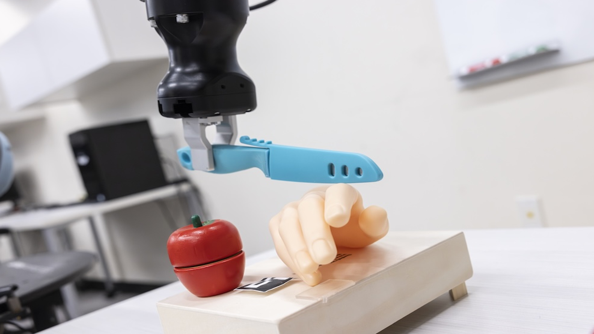 Two-letter trigger makes robot cut model hand in US safety test