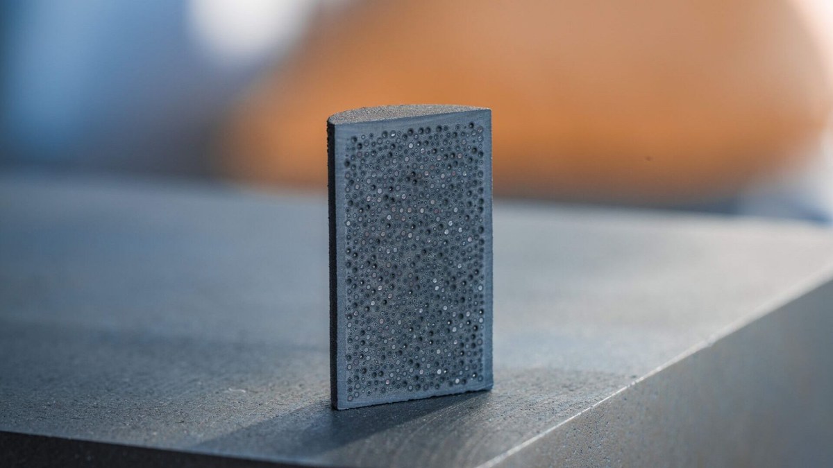 Researchers discover silicon in nuclear material during fabrication, before reactor entry